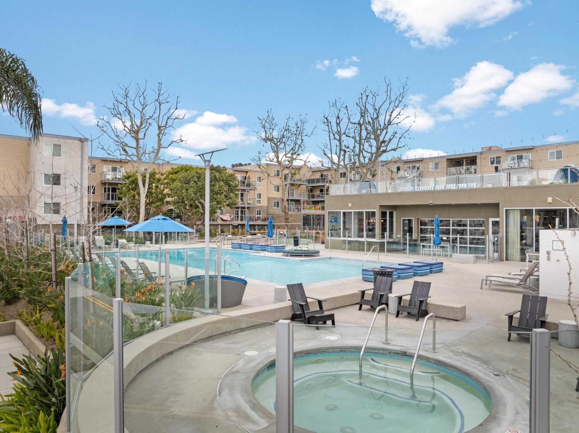 Sunlit Marina View 2br - Blue Agate Seaside Gem